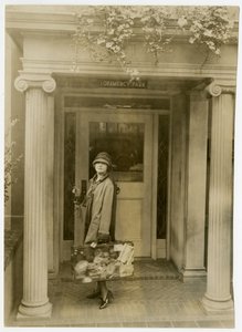 Mabel Herbert Urner, New York, USA, c.1905-27 by Jessie Tarbox Beals