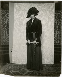 Red Velvet Suit with Accordion Pleated Skirt, Arnold & Constable, c.1905-18