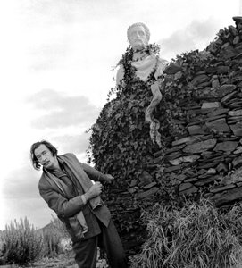 Salvador Dali in Port Lligat, November 1957 by Alec Hunter