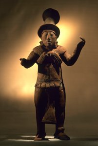 Artifact, Cancuen, Guatemala, Arthur Demarest, Tomas Barrientos, Maya, Palace, Classic Period, 2004 by Kenneth Garrett