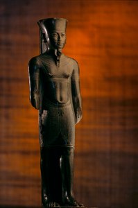 Statue of Amun with Tutankhamun