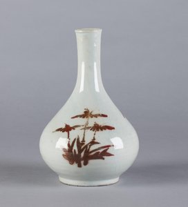 Bottle with floral design, Yi dynasty