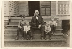 Mr. Smith, Overseer at Wylie Mill, With Four Children, Chester, South Carolina by Lewis W. Hine