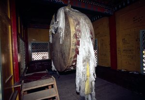 Prayer Wheel in Ganden Sumtseling Monastery, Shangri-La, Yunnan, China by Unbekannt Unbekannt
