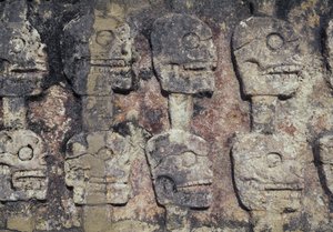 Relief depicting human skulls, detail of the Tzompantli, or Wall of Skulls, archaeological site of Chichen Itza by Unbekannt Unbekannt