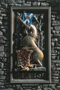 Unicorn, heraldic crest on the facade of Holyrood palace, Edinburgh, Scotland, United Kingdom by Unbekannt Unbekannt