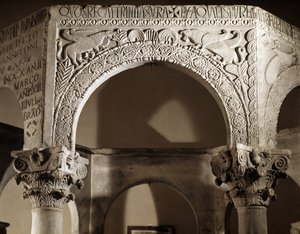Lombard Art, Renaissance of Liutprand: Detail of Arch Decorated with Reliefs