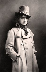 John Martin-Harvey, English actor by London Stereoscopic and Photographic Co