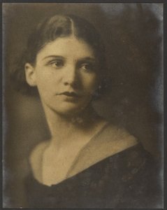 Betallo Rubino by Louis Fleckenstein