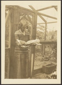 Florence Feeding Pigeons