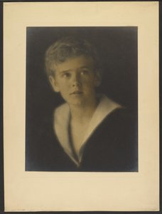 The Roll Collar by Louis Fleckenstein