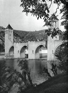 Pont Valentre, Cahors, France, 1937