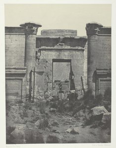 Médinet-Habou, Propylées du Thoutmoseum, Thèbes by Maxime Du Camp