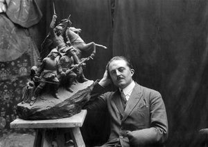 Maxime Real Del Sarte, Sculptor Disabled War Veteran with the Sculpture of Edward VII in Biarritz