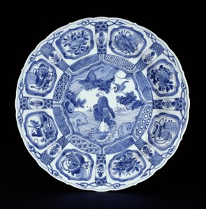 Blue and white kraak platter painted with Li Tiegvai crossing the sea on a double gourd, Wanli period, 1594-1610