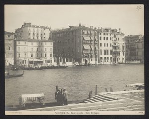 Exterior of Hotel Bretagne in Venice by Neue Photographische Gesellschaft