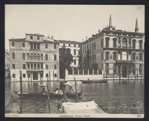Exterior of a Palazzo in Venice by Neue Photographische Gesellschaft