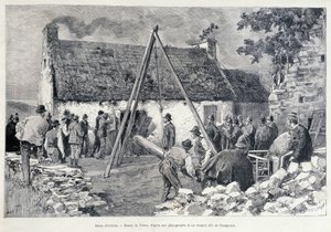 Men running through a door with the help of a belly tree to expel the occupant from the dwelling. Drawing by Tofani from a sketch of O. de Champeaux (19th century)