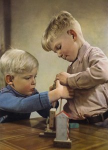 Early colour photography: Play