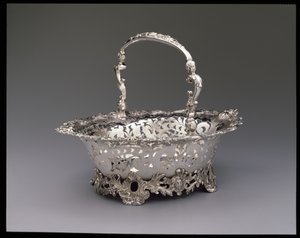 Cake Basket
