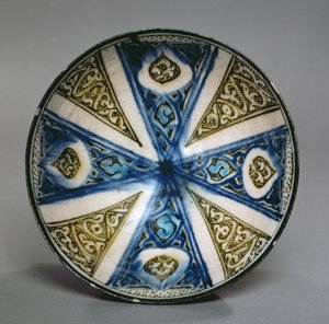 Dish, from Kashan, Iran, Seljuk period, late 13th century