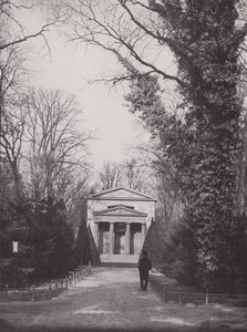 Charlottenburg, Mausoleum, Ausseres by Photographer German