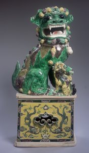 Large Famille Verte Buddhist Lion and Cub, Kangxi Period (1662-1722)