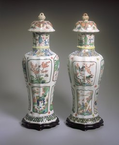 Pair of Chinese Export Famille Verte Vases and Covers, Kangxi period (1662-1722)