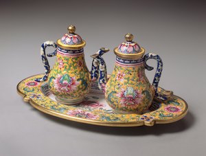 Pair of Miniature Ewers and Tray, Qianlong Period (1736-95)