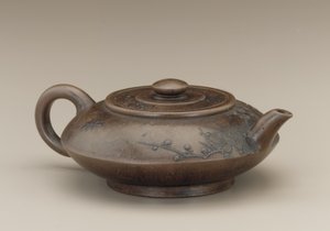 Teapot with false mark of Gong Chun, Yixing, Jiangsu province