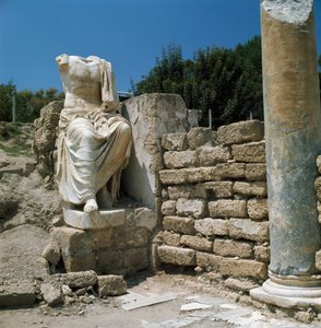 Statue and Archeological Remains