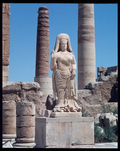 Ruins with a statue of Abu Bint Damion (1st Century AD)