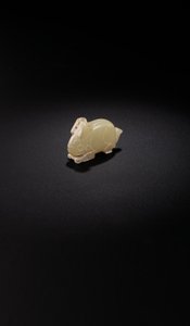 Rabbit-form pendant, late Shang-early Western Zhou dynasty