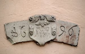 The alleyway of the Jews in Obernai (67). Places of worship: inscription bearing a Hebrew date and the corresponding date of the Christian era: 1696. A synagogue was reportedly built two years after the authorization of Intendant La Grange, which allowed J by School Jewish