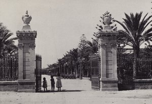 Cadiz: Entrada al Parque Genoves by Spanish Photographer