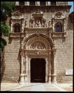 View of the plateresque gate