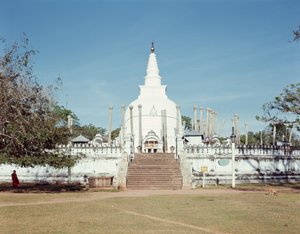 View of the Thuparama Dagoba, Ruwanweli Seya