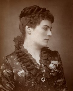 Sophie Eyre, British actress, 1883 by St James