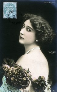 The beautiful Otero with the follies Bergères, postcard early 20th century by Studio Reutlinger