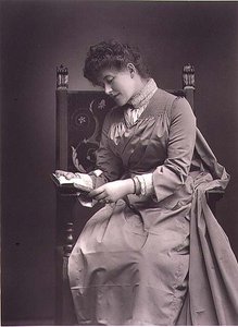 Ellen Terry portrait photograph, mid 1880s