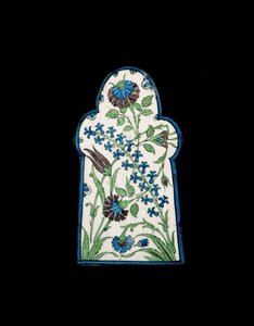 Shaped tile, Damascus, late 16th century