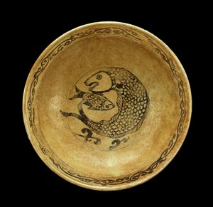 Stoneware dish with fish motif, Sukhothai period