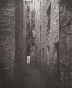 Close No. 148 High Street by Thomas Annan