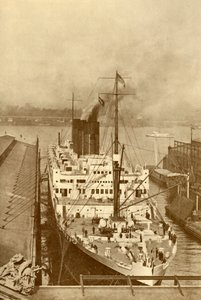 A Famous French Liner, The Paris 34,569 Tons by Unbekannt
