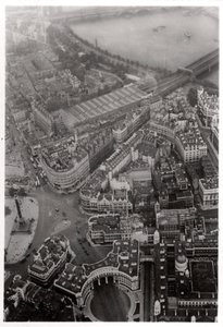 Aerial view of Trafalgar Square, London, from a Zeppelin by Unbekannt