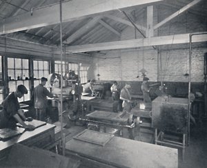 At Work in the Foundry. Making Wax Moulds of the Pages, 1917 by Unbekannt