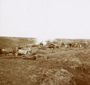 Battery action, c1914-c1918 by Unbekannt
