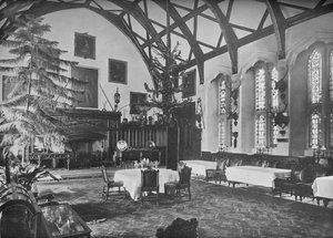 Berkeley Castle, Gloucester - The Lord Fitzhardinge by Unbekannt
