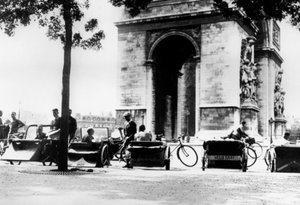 Bicycle Taxis in the Place d