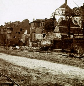Bombed-out buildings, Nieuwpoort, Flanders, Belgium, c1914-c1918 by Unbekannt